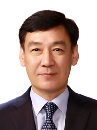 김광일